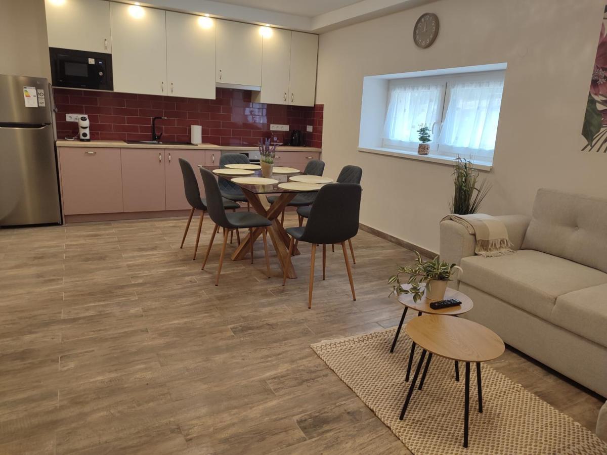 Voeroesko Apartmanhaz Balatonalmádi Εξωτερικό φωτογραφία