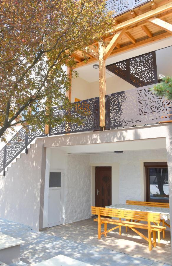 Voeroesko Apartmanhaz Balatonalmádi Εξωτερικό φωτογραφία