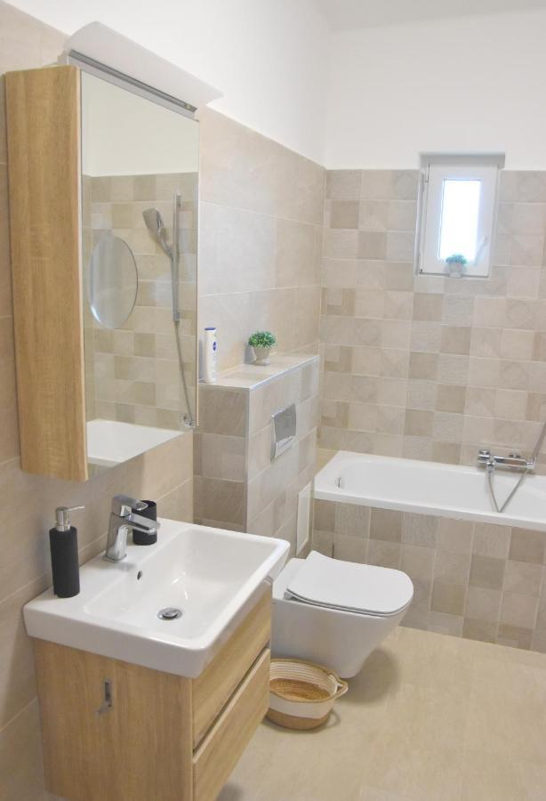 Voeroesko Apartmanhaz Balatonalmádi Εξωτερικό φωτογραφία